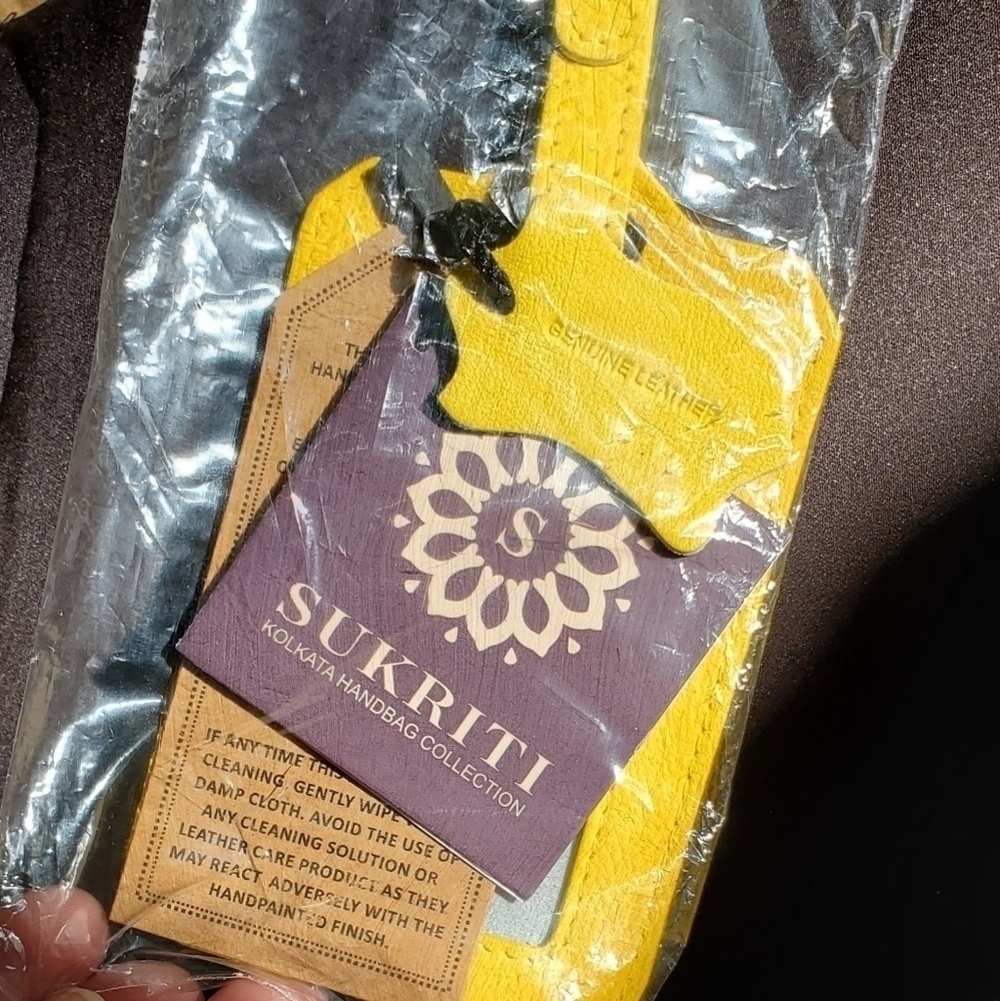 Sukriti Genuine Leather Hand Painted Luggage Tag - Picture 6 of 7
